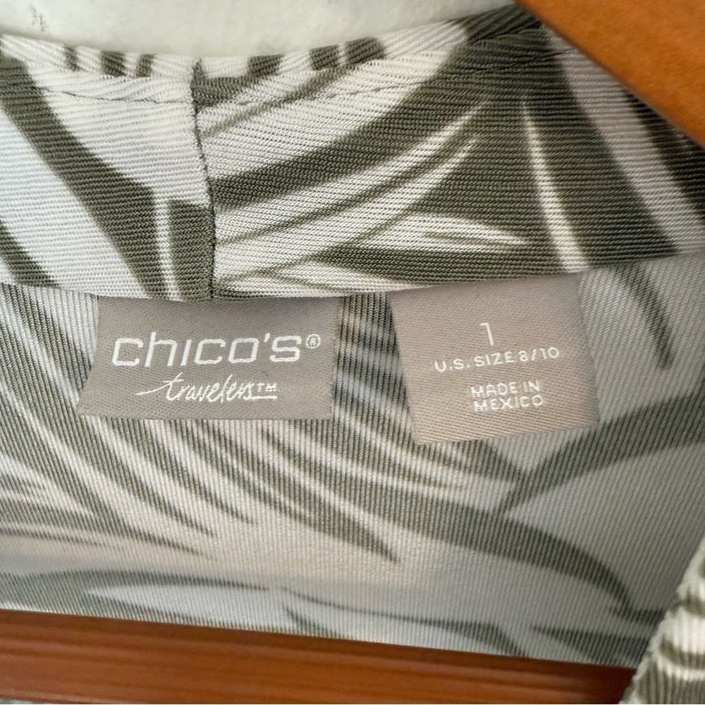 🌿 Chico’s Travelers Palm Print Open Front Cardigan – Size 1 (8/10) - Picture 4 of 5
